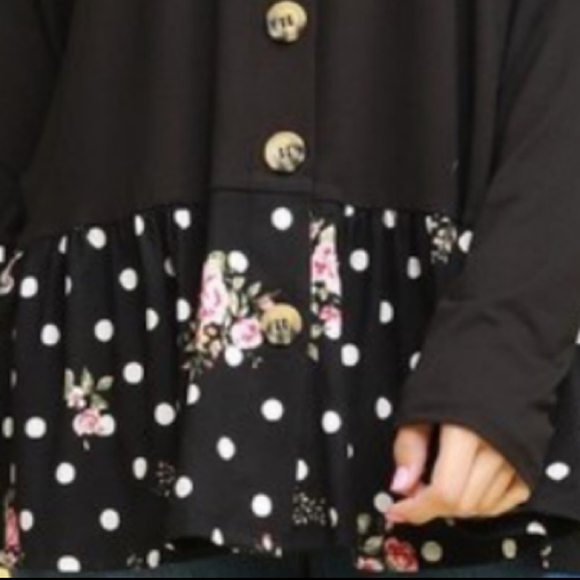 Double JU Top Black Floral Hem Size Medium - Picture 3 of 4